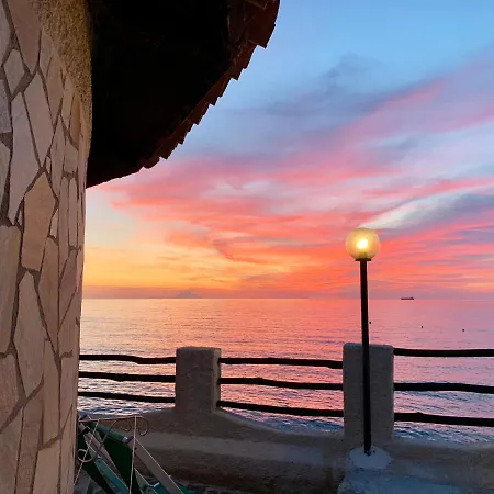 Villaggio Torre Ruffa מלון 4*