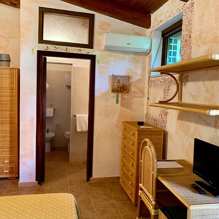 Villaggio Torre Ruffa Szálloda 4*